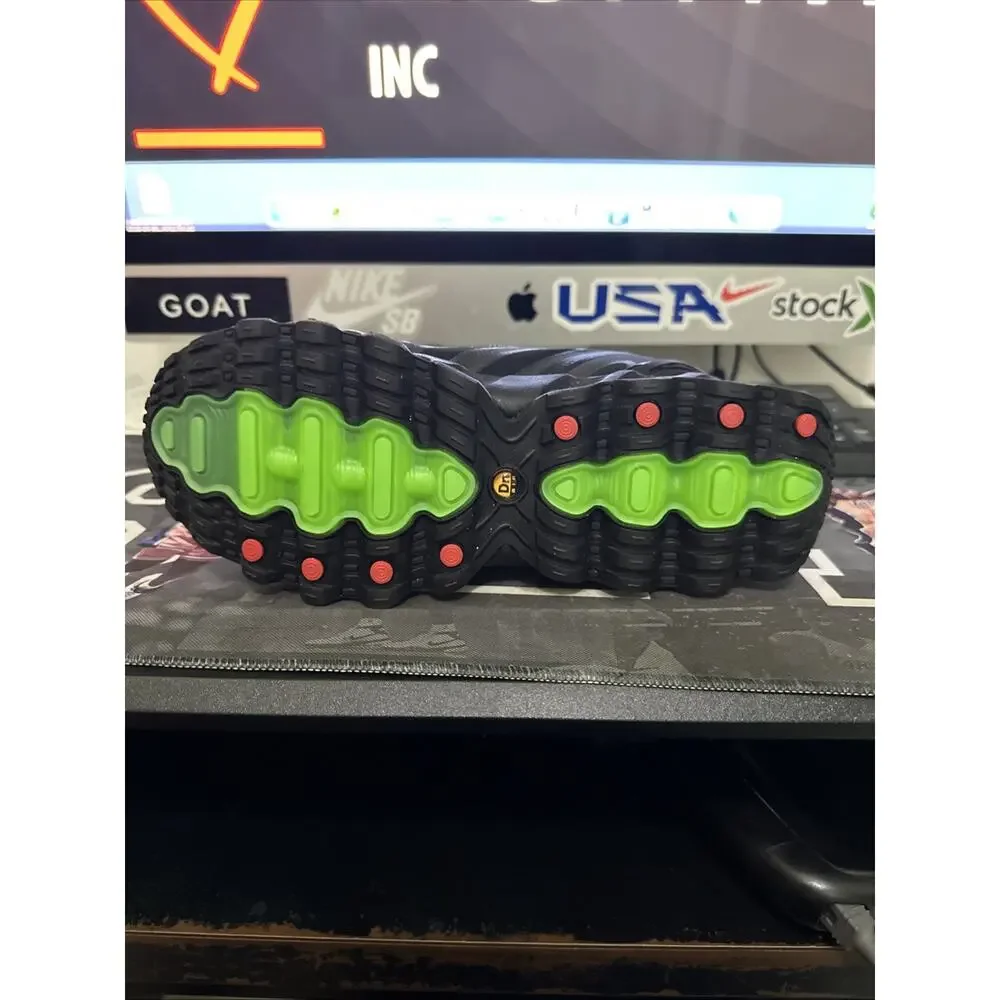 New Kids Size 6.5Y Nike Air Max DN8 Black Green Strike GS HF7310-006 Women's 8